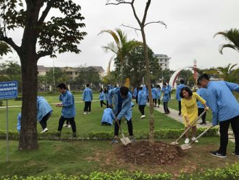 Nhân dịp kỷ niệm 92 năm ngày thành lập Đoàn TNCS Hồ Chí Minh, Đoàn trường THPT chuyên Trần Phú phát động Lễ trồng cây đời đời nhớ ơn Bác