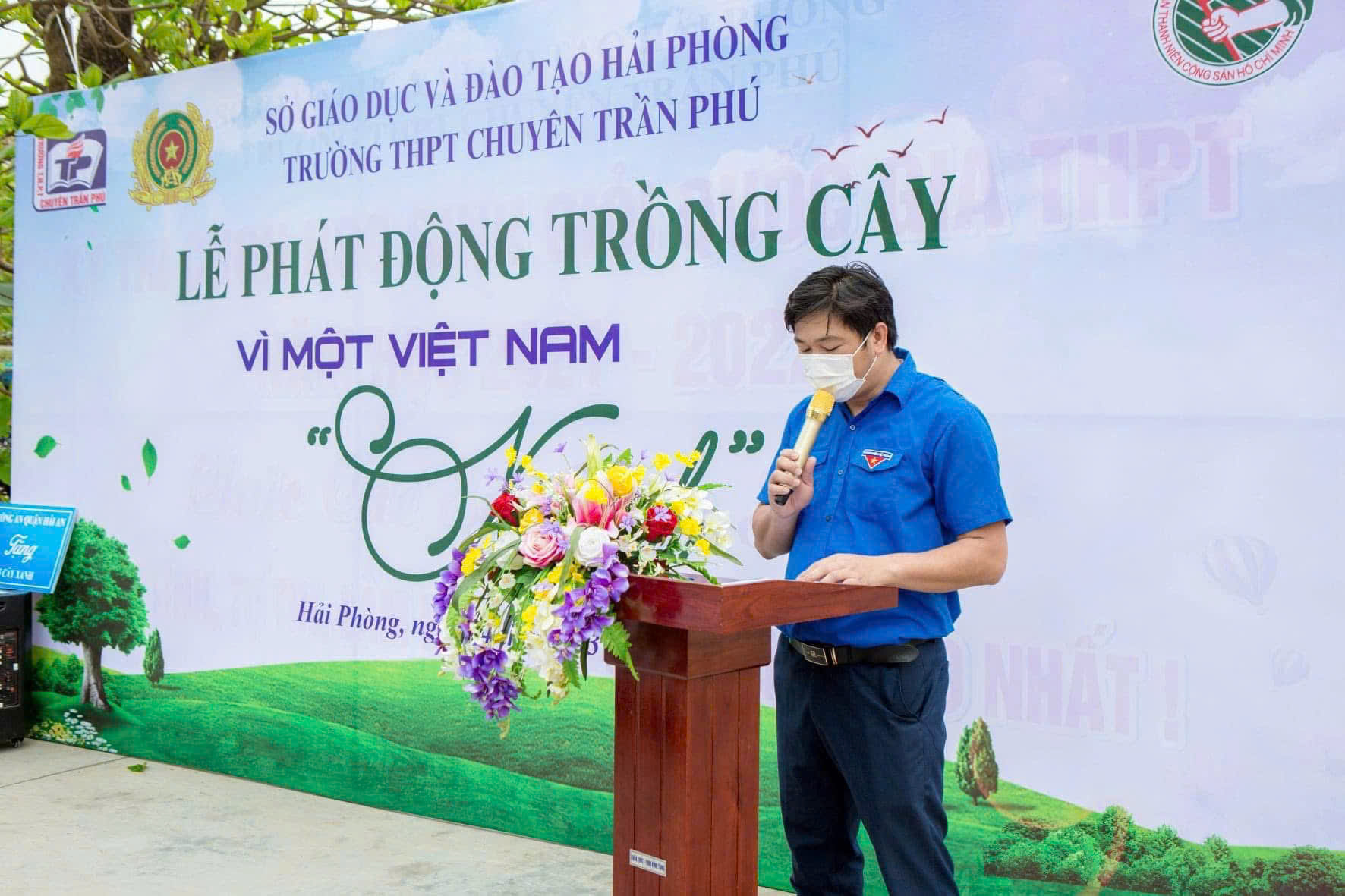 "Lễ Phát động trồng cây Vì một Việt Nam xanh".