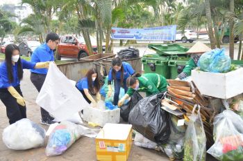 ​HƯỞNG ỨNG "NGÀY CAO ĐIỂM TÌNH NGUYỆN VÌ ĐÔ THỊ VĂN MINH" VÀ THỰC HIỆN MÔ HÌNH PHÒNG CHỐNG RÁC THẢI NHỰA NĂM 2024​